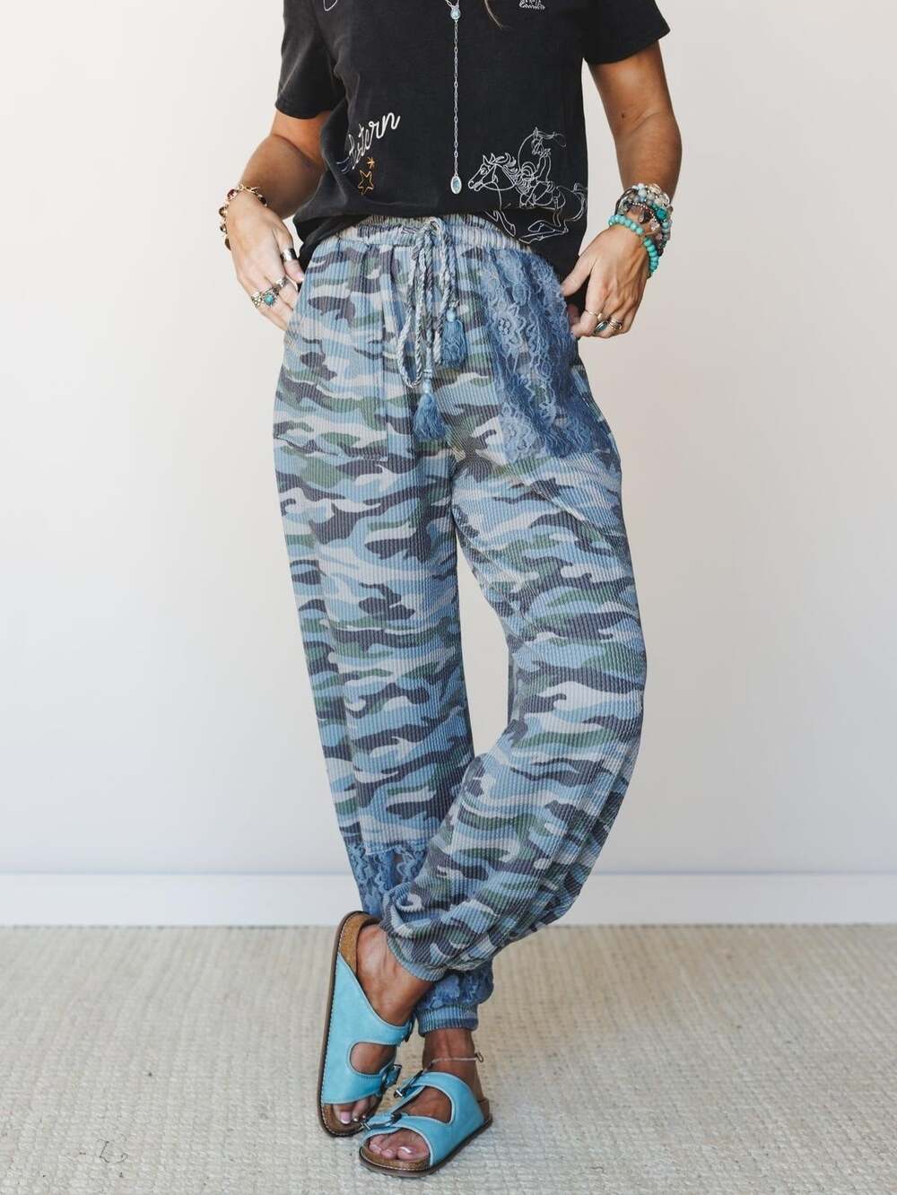 Three Bird Nest Weekend Warrior Blue Camo Lace Jogger Pants L